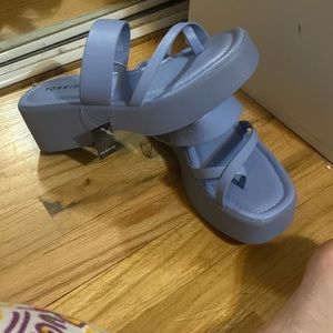 NWT Size 8WW platform sandals